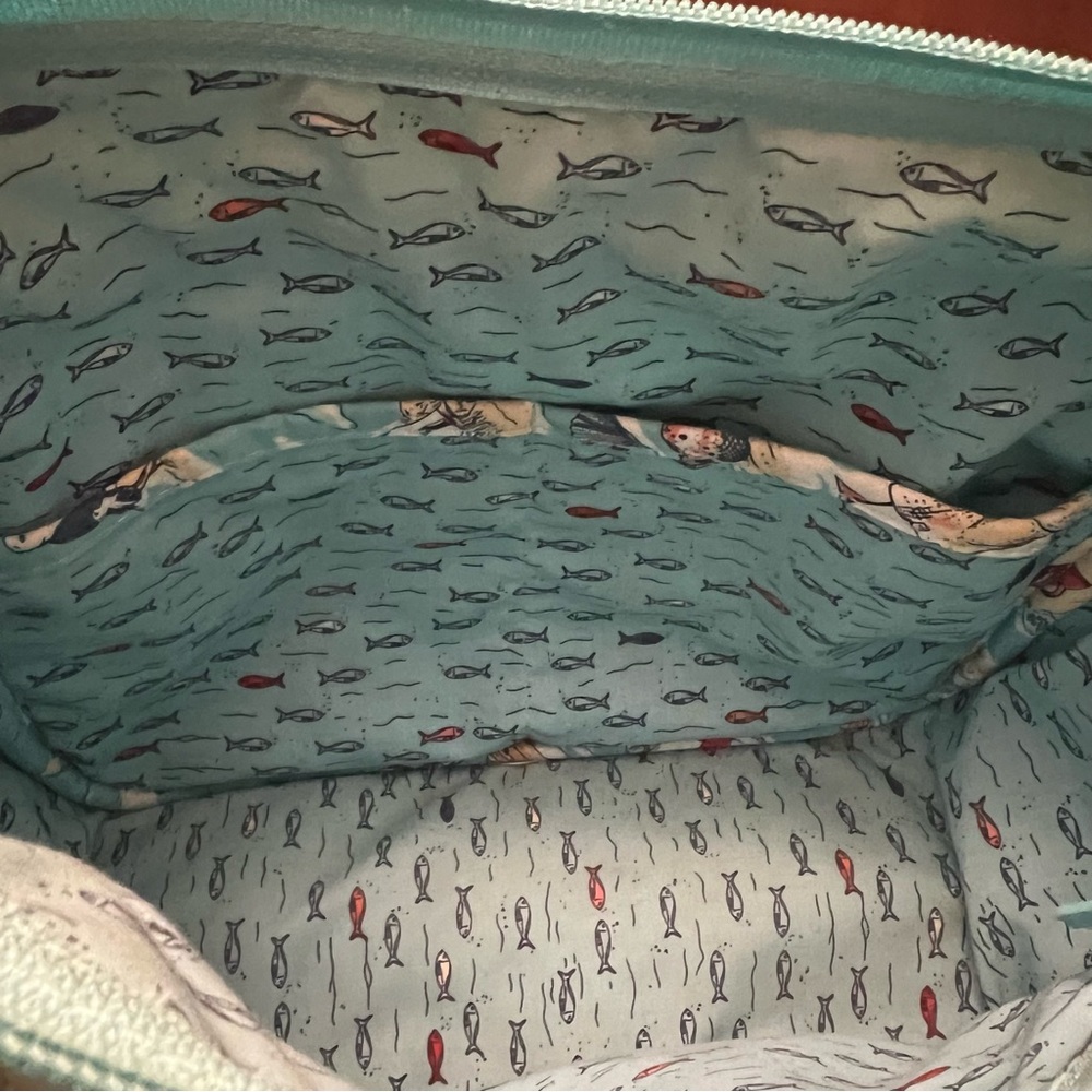 Vera Bradley Exclusive Iconic On the Go Crossbody in Beach Toile like new - Picture 7 of 13